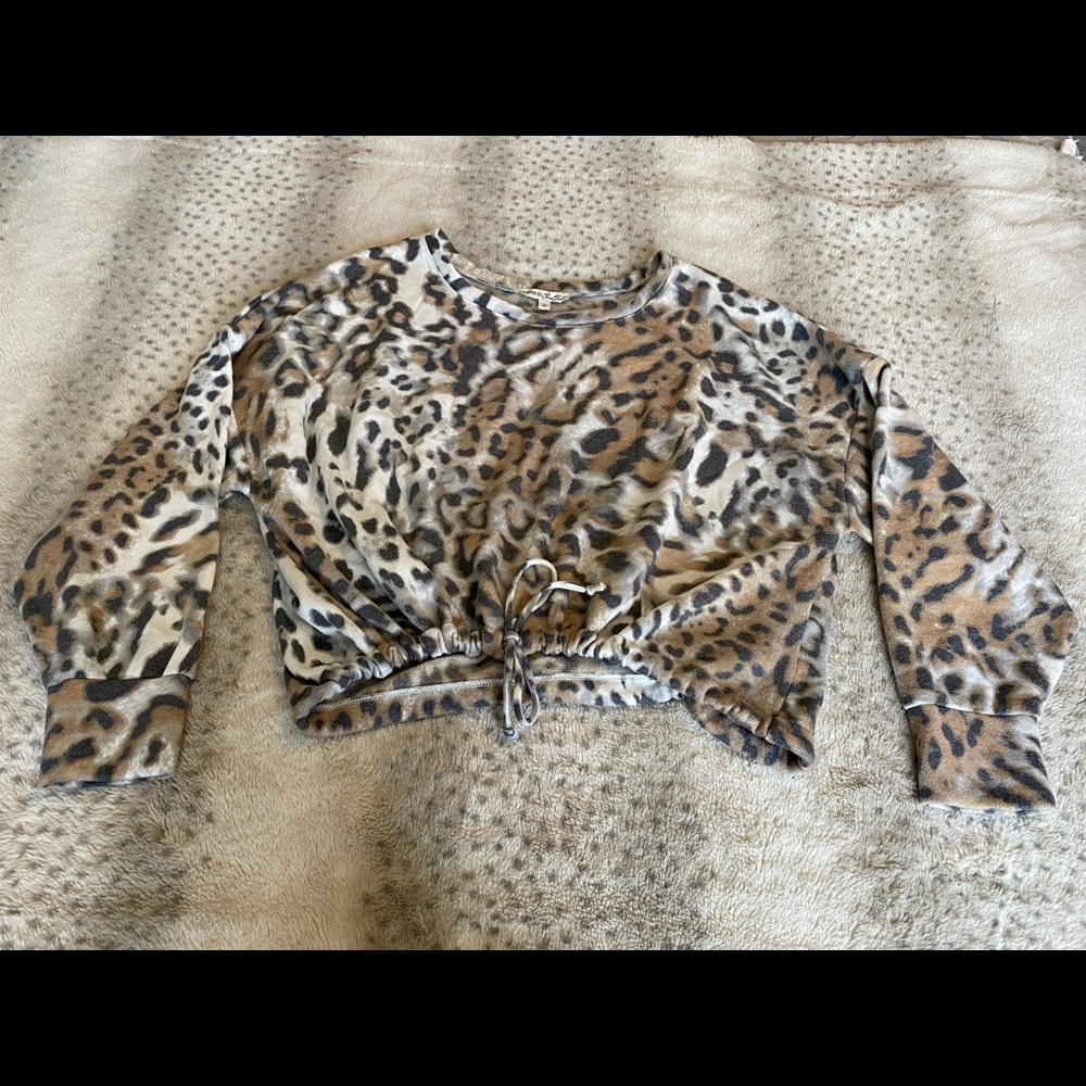 🐆 Express One Eleven Cheetah Pullover M